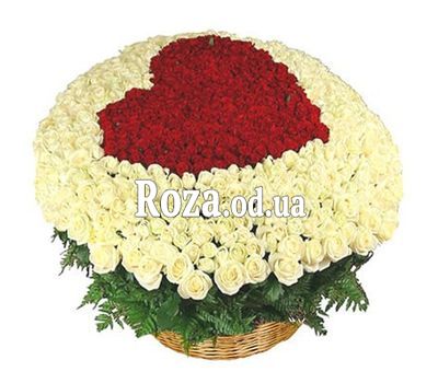 301 роза в корзине
