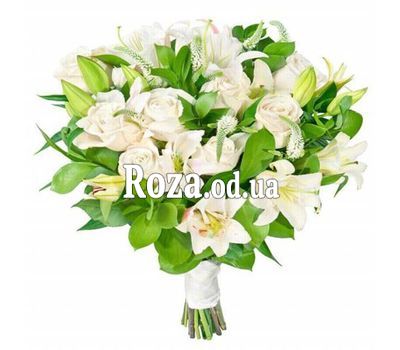 White bouquet of flowers