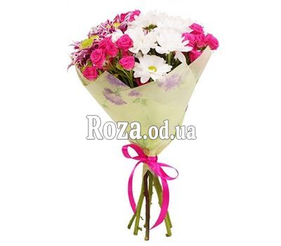 Букет из 3 кустовых роз и 4 хризантем