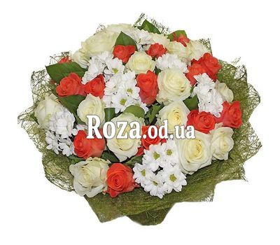 Букет из роз и хризантем