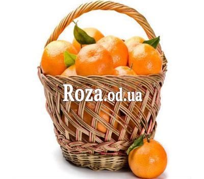 Кошик з мандаринами