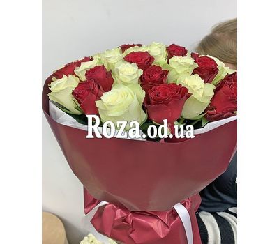 25 red and white roses 5