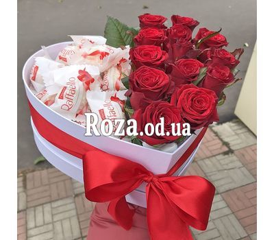 Цветы и Raffaello в коробке 2