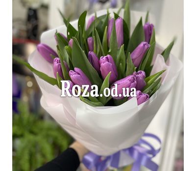 Delicate bouquet of tulips 4