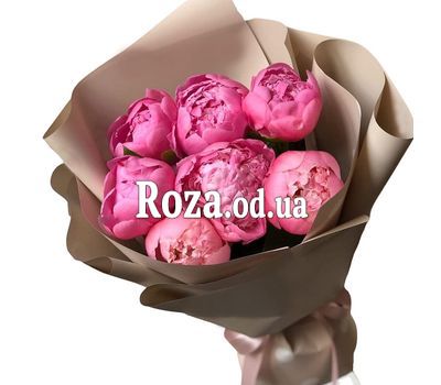 7 розовых пионов