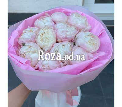 Букет из 11 пионов 3