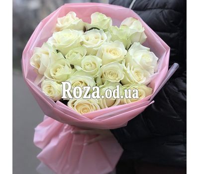 Букет из 19 белых роз 1