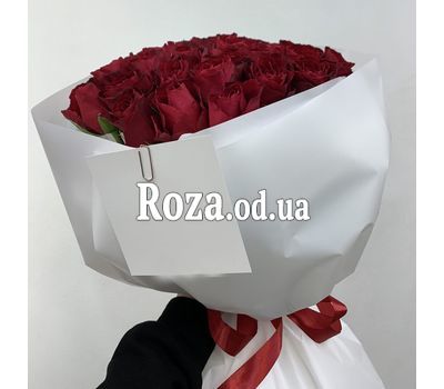 Bouquet of 31 red roses 9