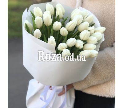 35 white tulips 2