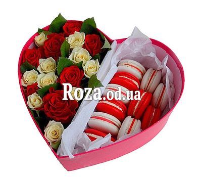 Box with macaroons