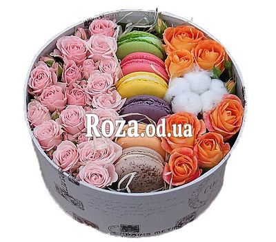 Коробка с макарунами